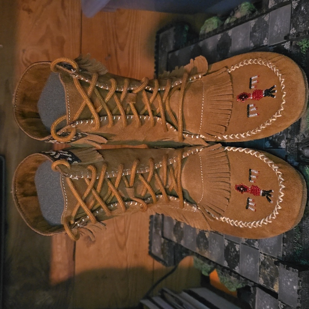 Minnetonka Beaded Thunderbird Boots